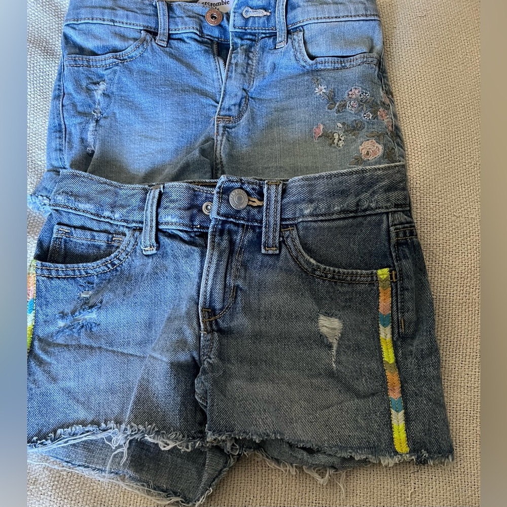 2 GIRL🩳 SHORTS X $12